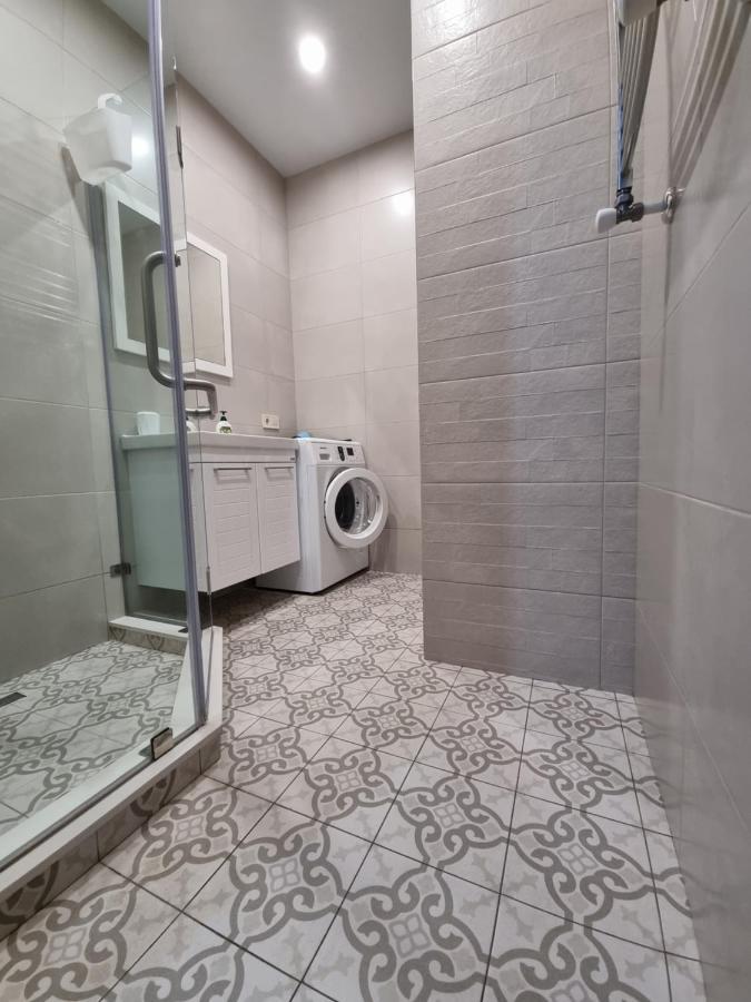 Apartment By The Sheraton Batumi Bagian luar foto