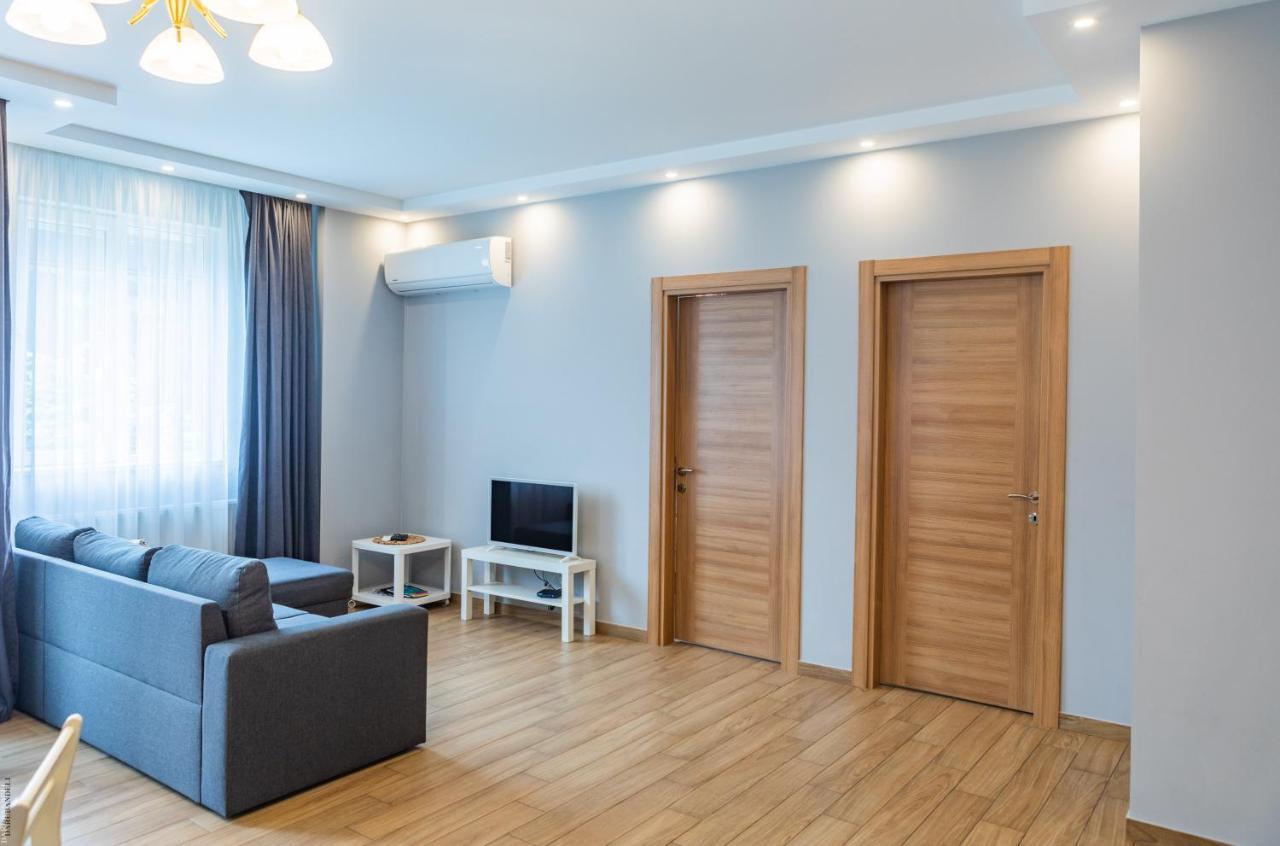 Apartment By The Sheraton Batumi Bagian luar foto