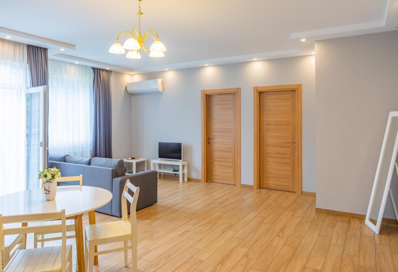 Apartment By The Sheraton Batumi Bagian luar foto