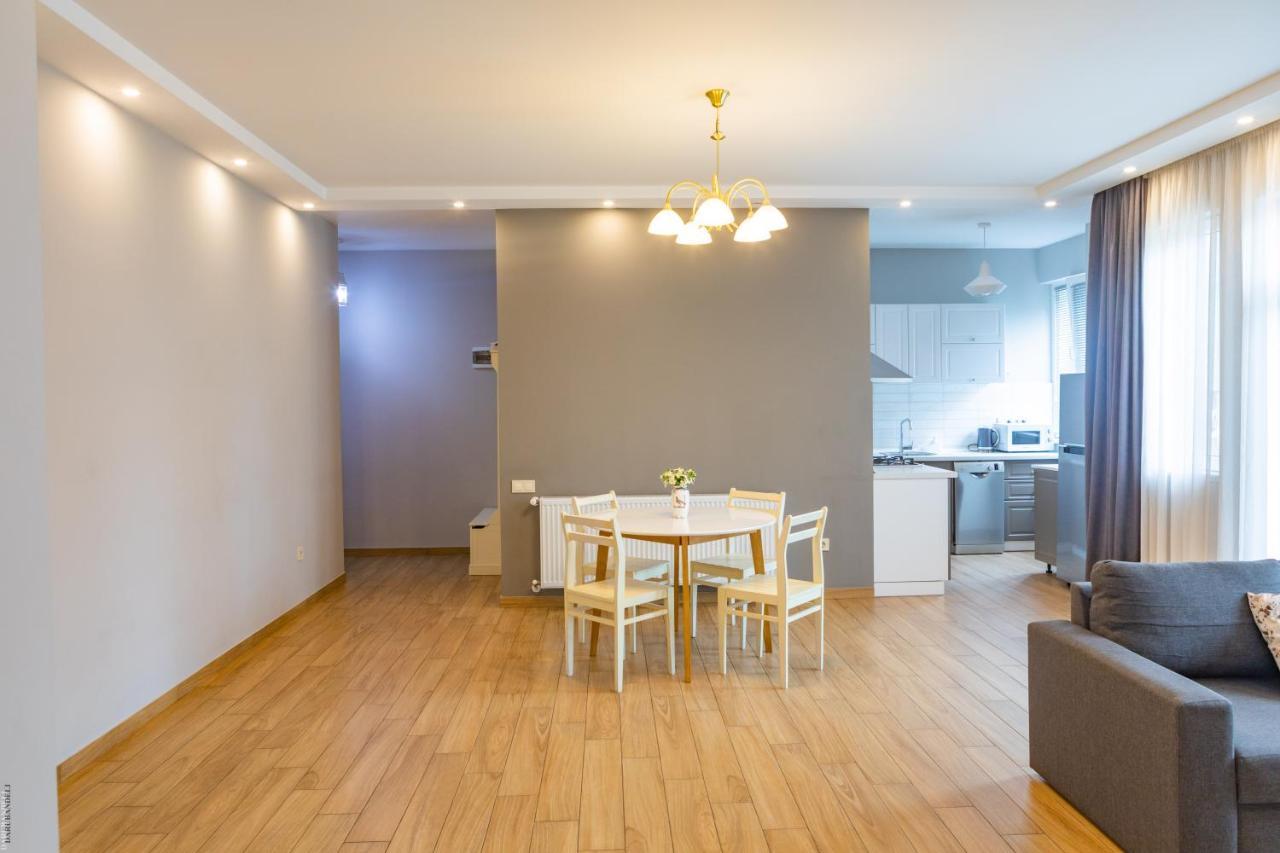 Apartment By The Sheraton Batumi Bagian luar foto