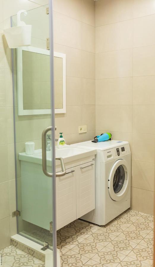 Apartment By The Sheraton Batumi Bagian luar foto